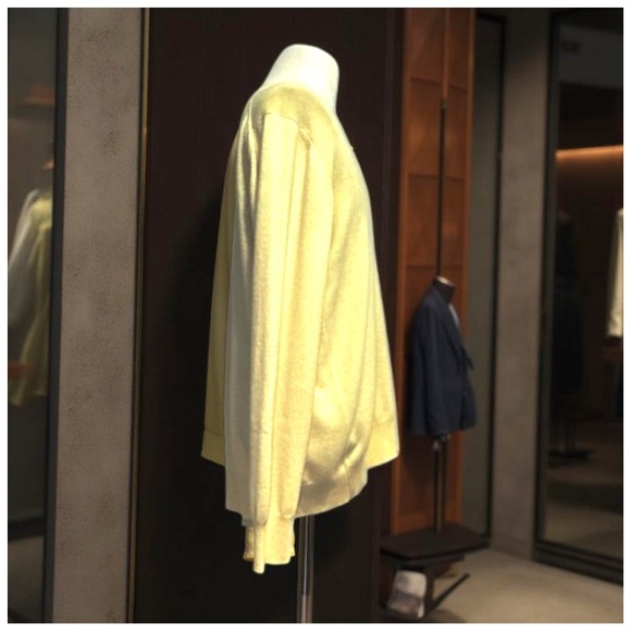 Malo Men’s Yellow Cashmere V-Neck Sweater. XL - Picture 6 of 13